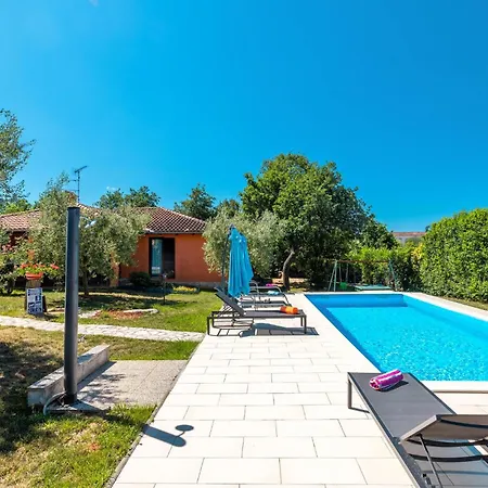 Korsa V Сasa de vacaciones Sveti Lovreč Pazenatički